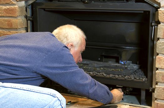 Gas log set brought out for its service